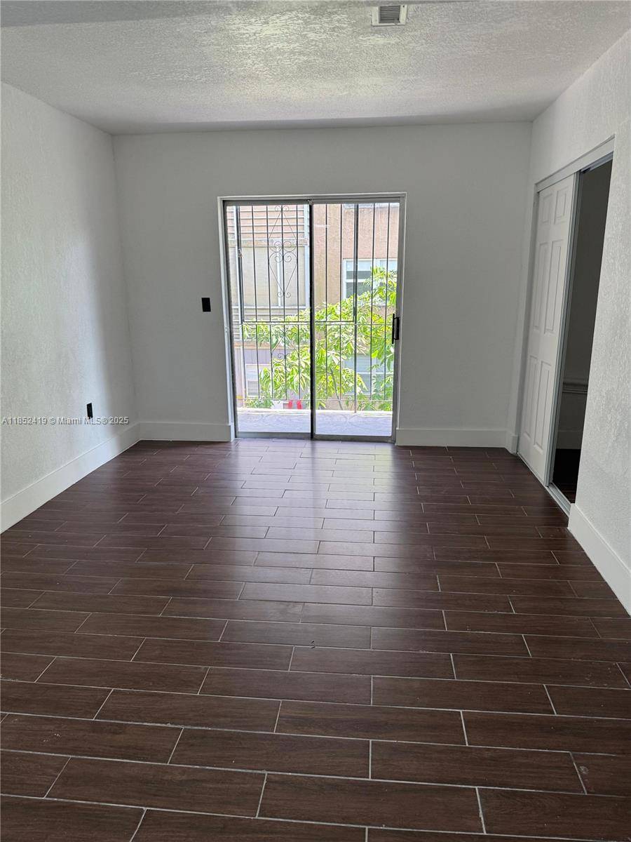 Hialeah, FL 33012,6625 W 4th Ave #204