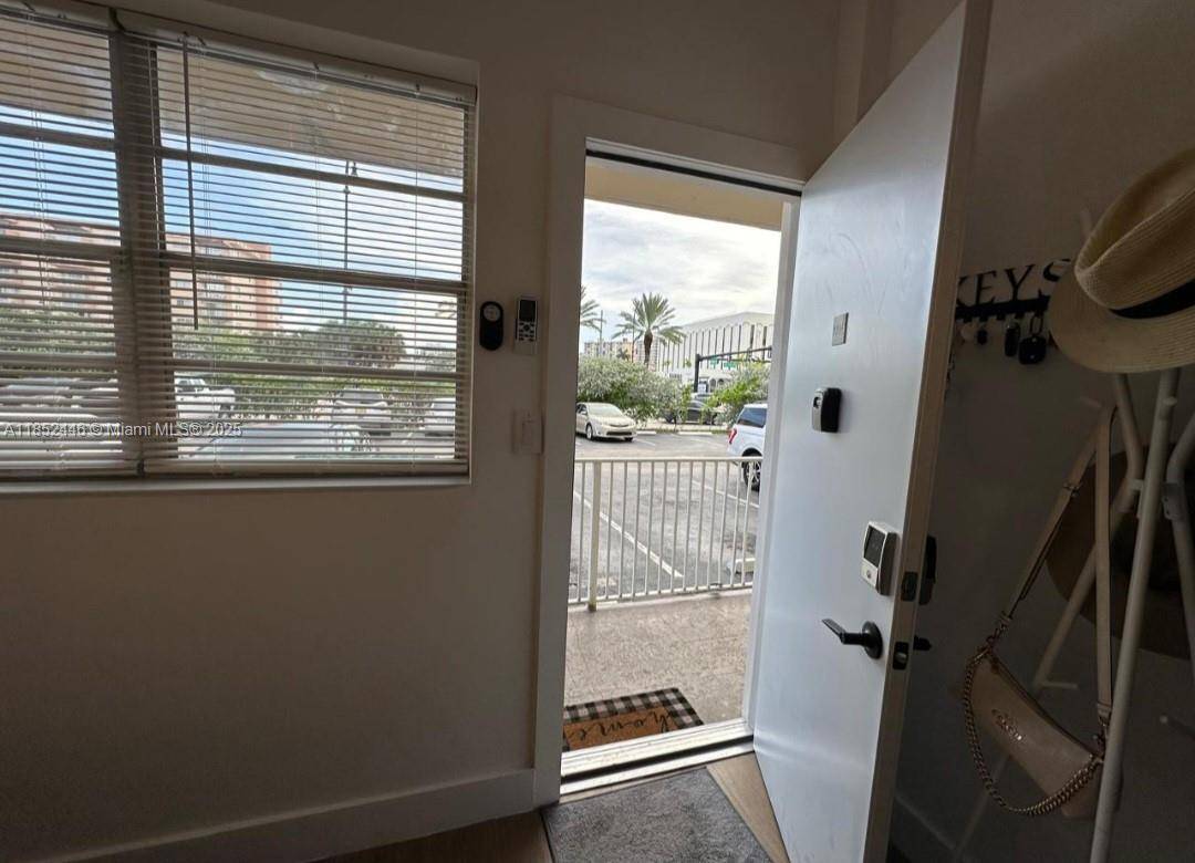 Hallandale Beach, FL 33009,26 Diplomat Pkwy #2214