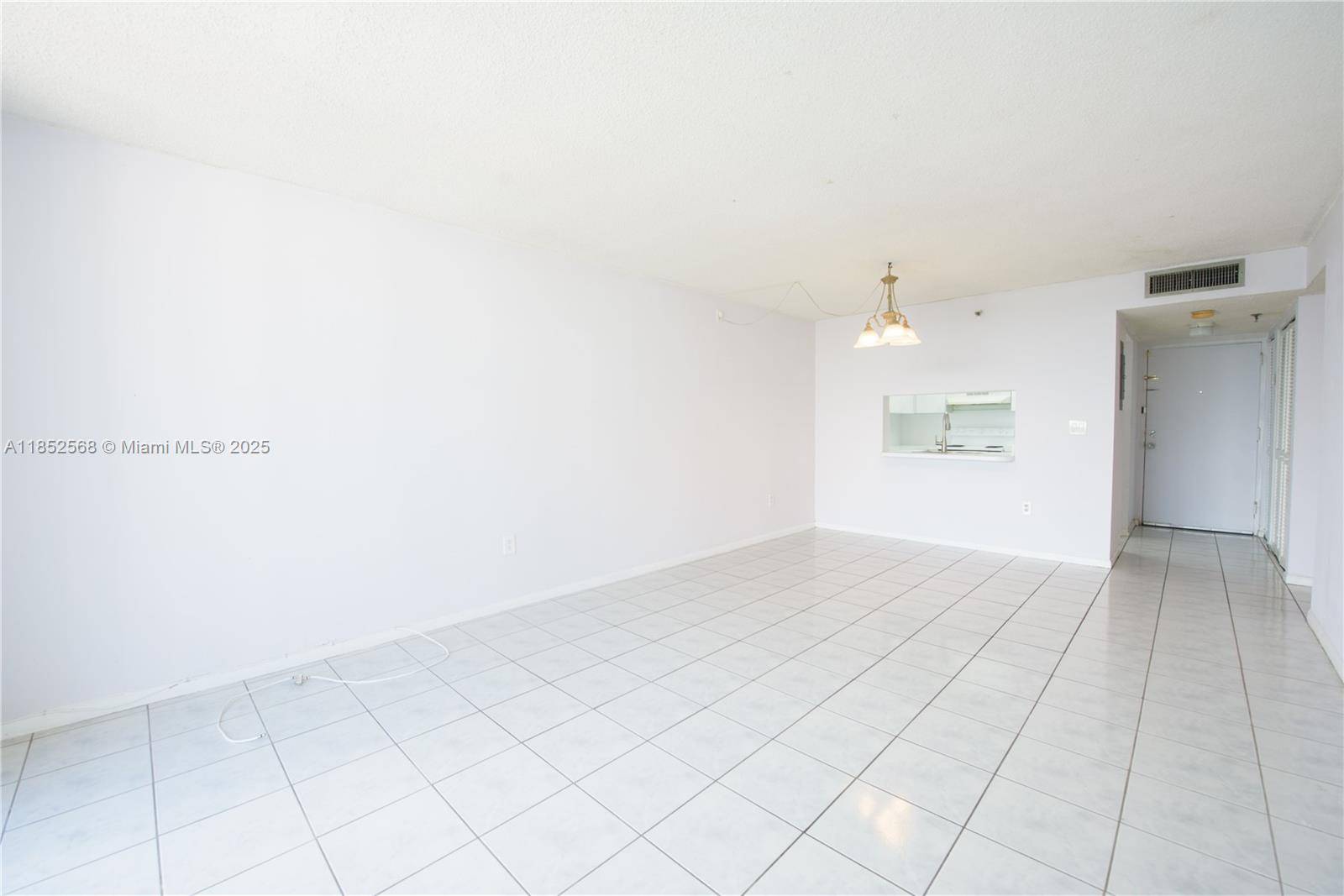Miami, FL 33172,9688 Fontainebleau Blvd #504