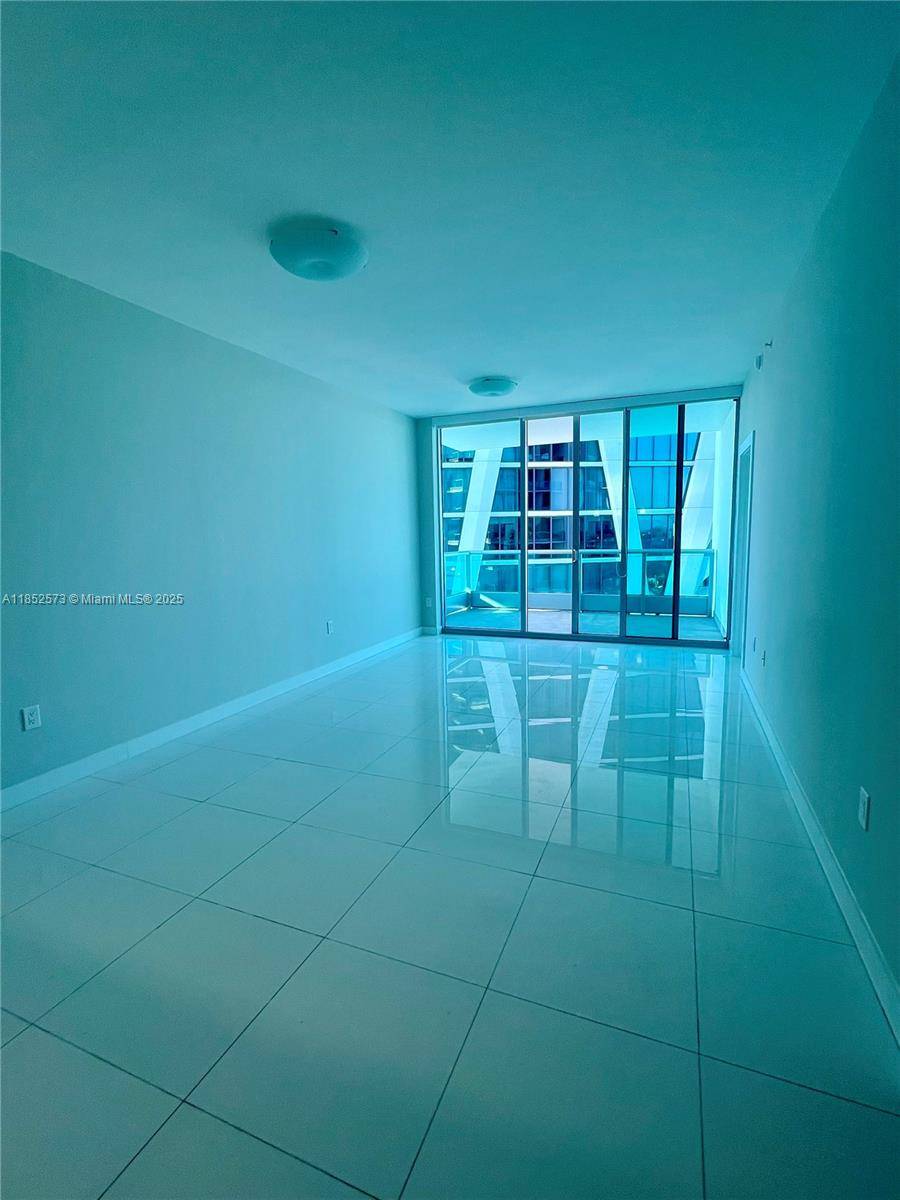 Miami, FL 33132,900 Biscayne Blvd #3010