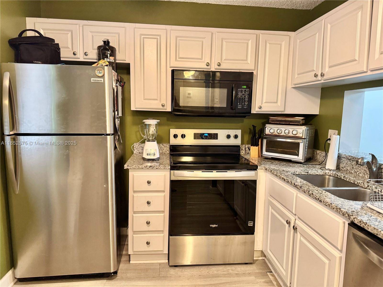 Margate, FL 33063,5580 Lakeside Dr #205