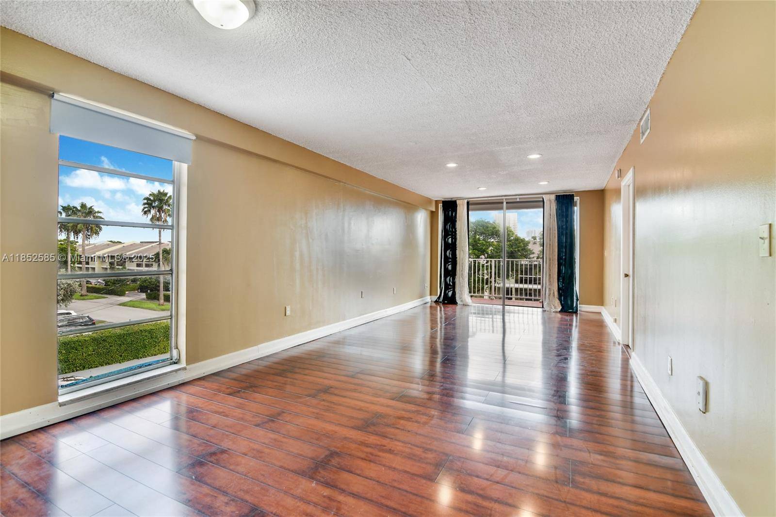 North Miami Beach, FL 33160,Address not disclosed