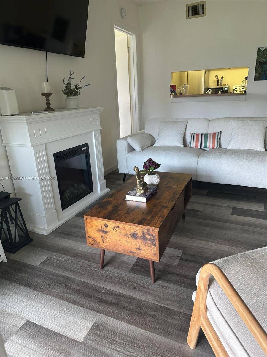 Jupiter, FL 33458,6447 Chasewood Dr #C