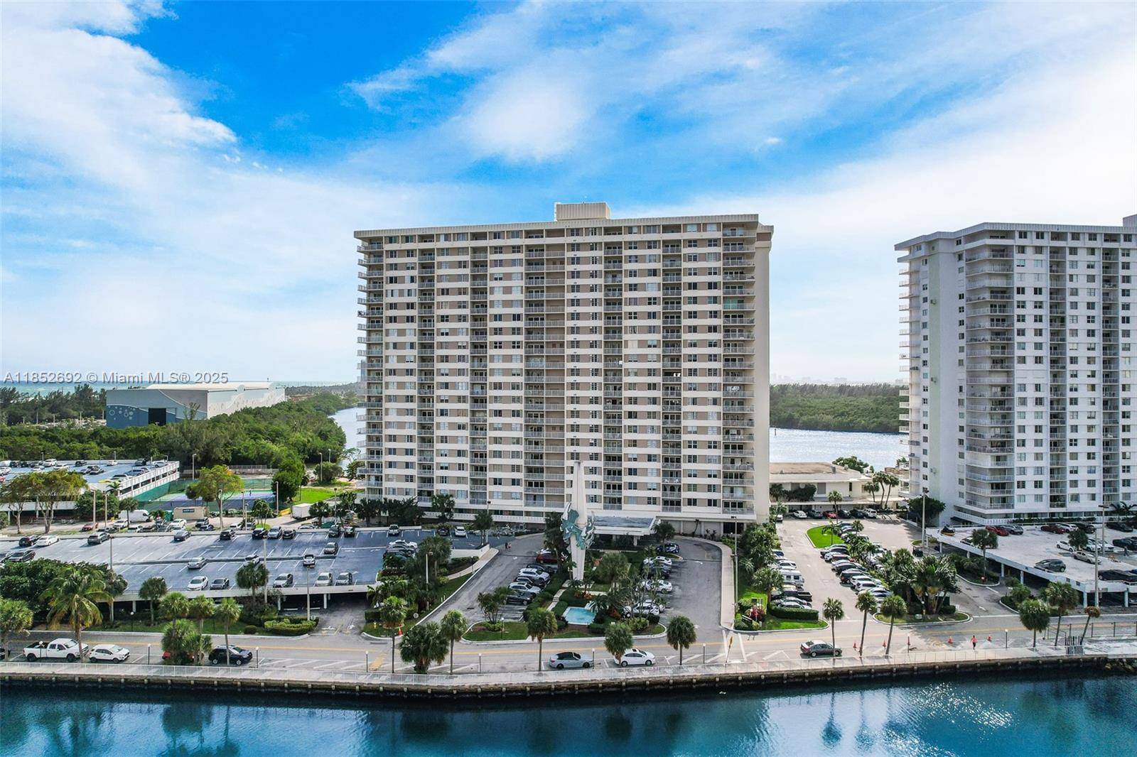 Sunny Isles Beach, FL 33160,300 Bayview Dr #812