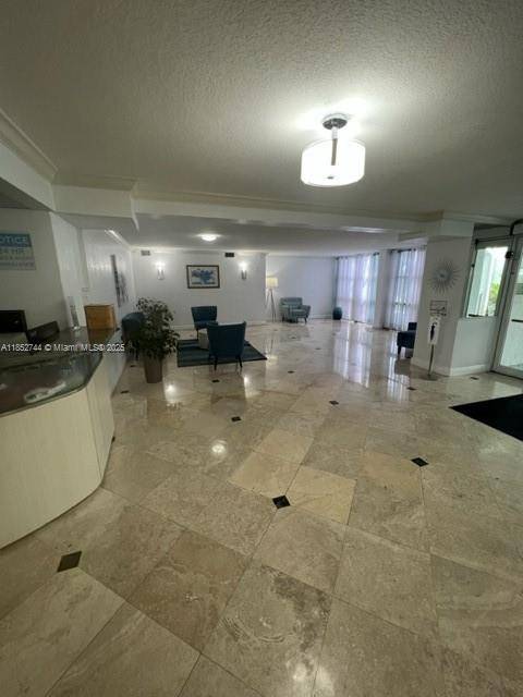 Hallandale Beach, FL 33009,1000 Parkview Dr #523