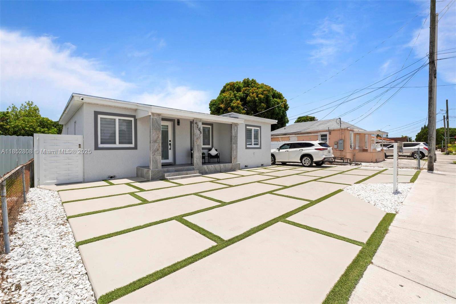 Hialeah, FL 33013,4205 E 10th Ave