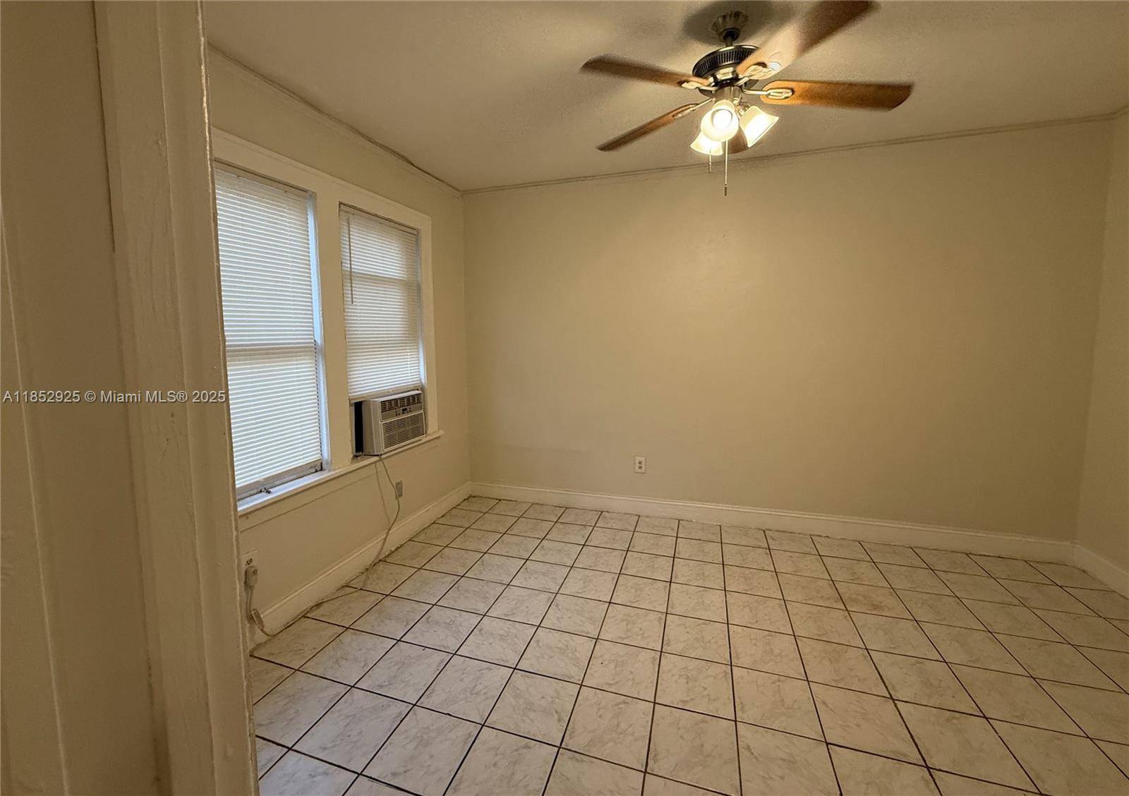 Miami, FL 33130,527 SW 7th Ct