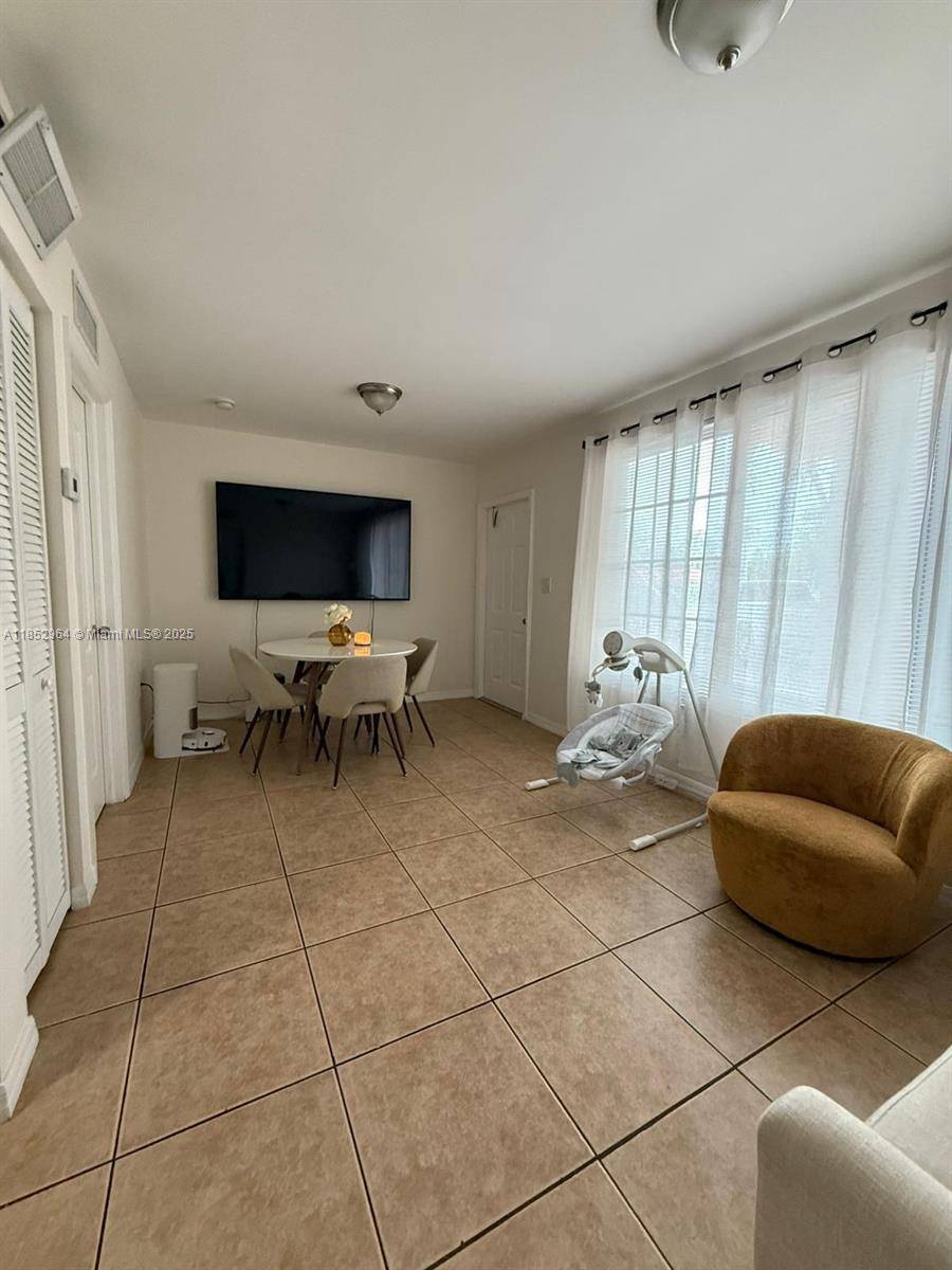 Miami Springs, FL 33166,13 S Royal Poinciana Blvd #7