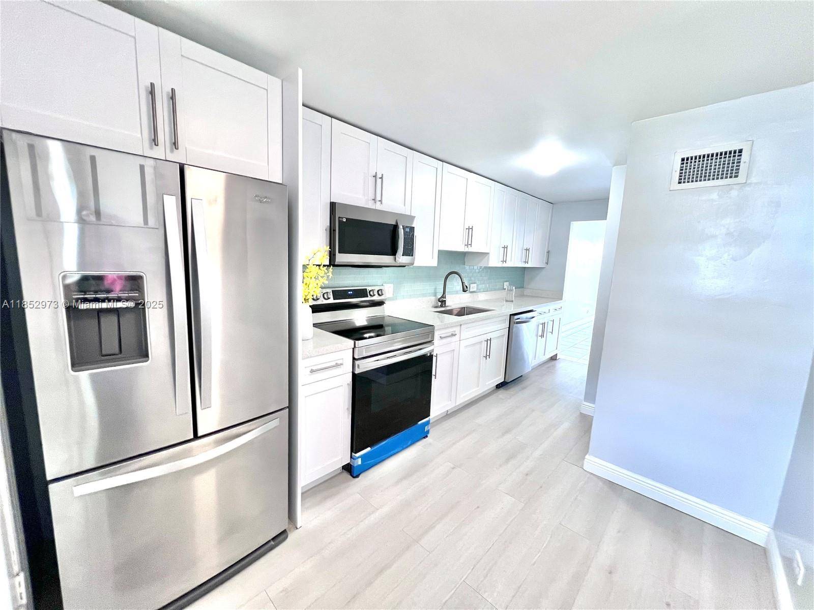 North Miami Beach, FL 33160,3660 NE 166th St #505