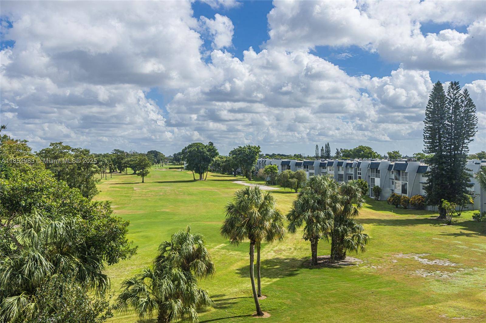 Margate, FL 33063,1010 Country Club Dr #405