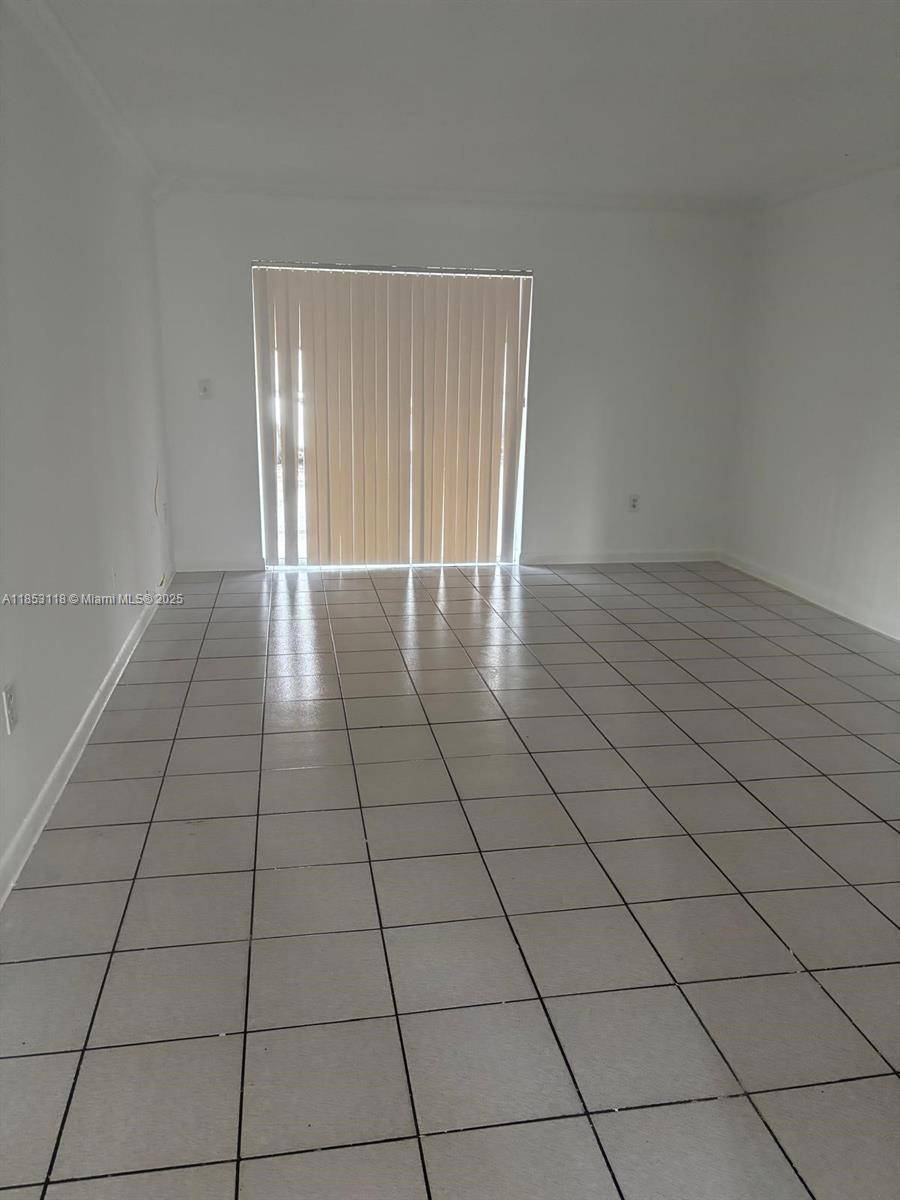 Hialeah, FL 33016,2710 W 76th St #101