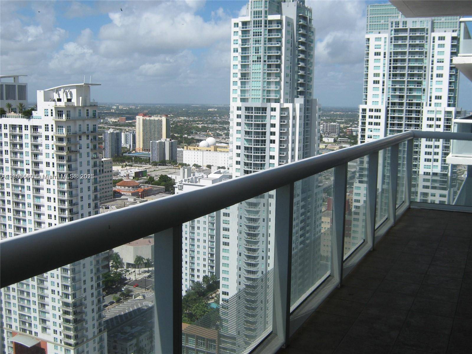 Miami, FL 33132,50 BISCAYNE BL #4207