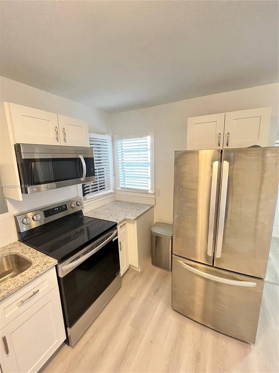 Fort Lauderdale, FL 33315,500 SW 11th St #1