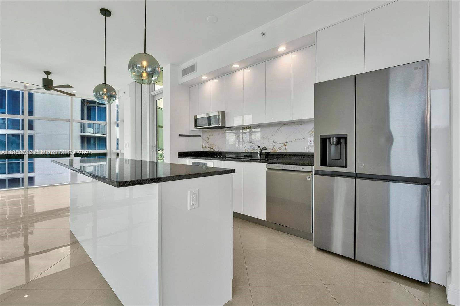 Aventura, FL 33180,3131 NE 188th St #1-1212