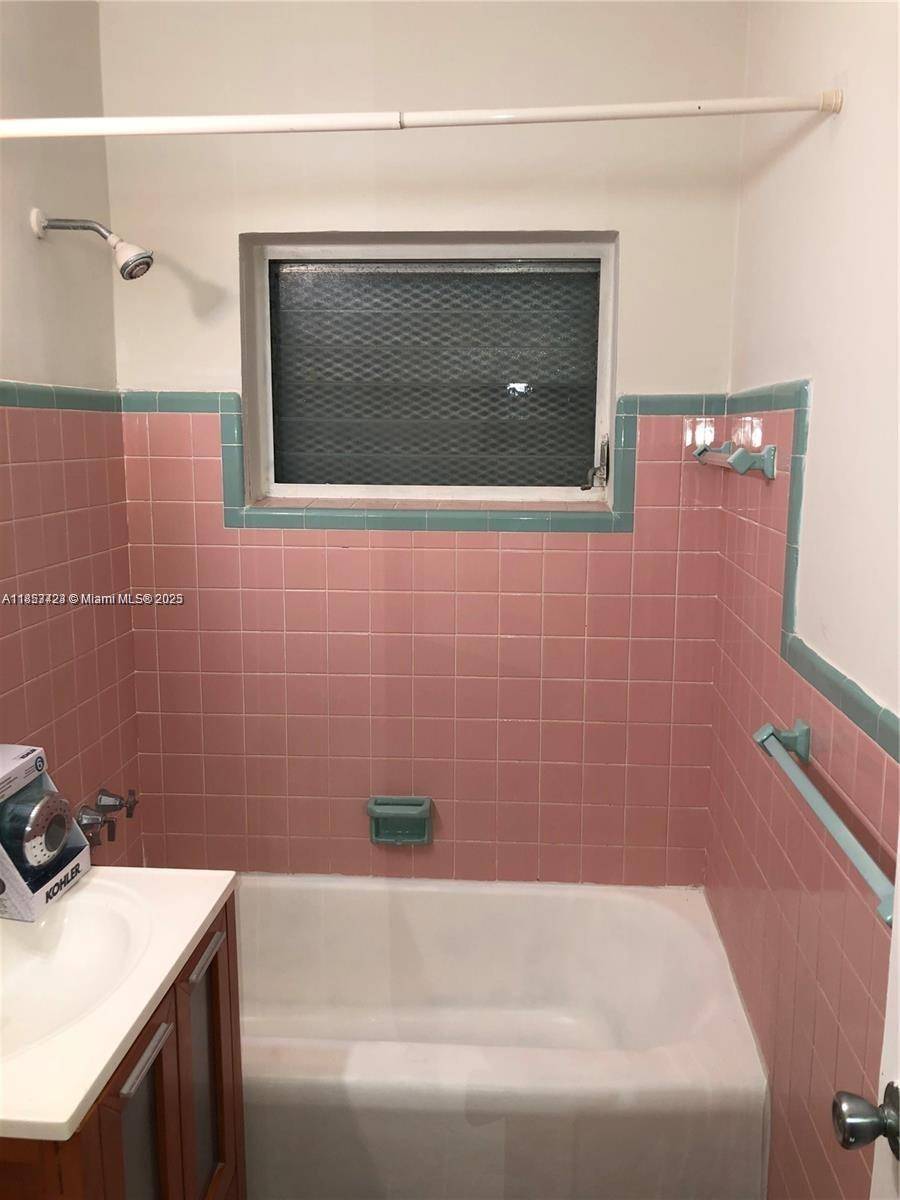 Miami, FL 33129,1910 SW 7th Ave #1910