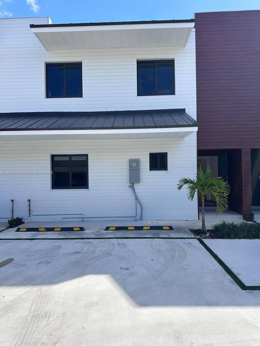 Florida City, FL 33034,936 NW 10 STREET #2
