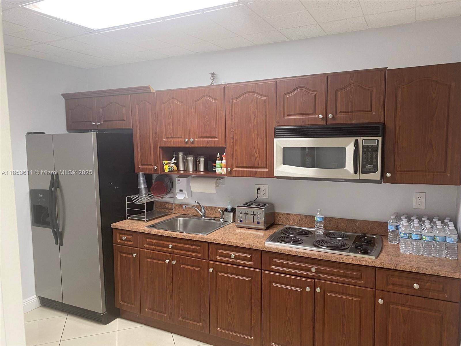 Hollywood, FL 33020,2801 Greene St #Suite 18