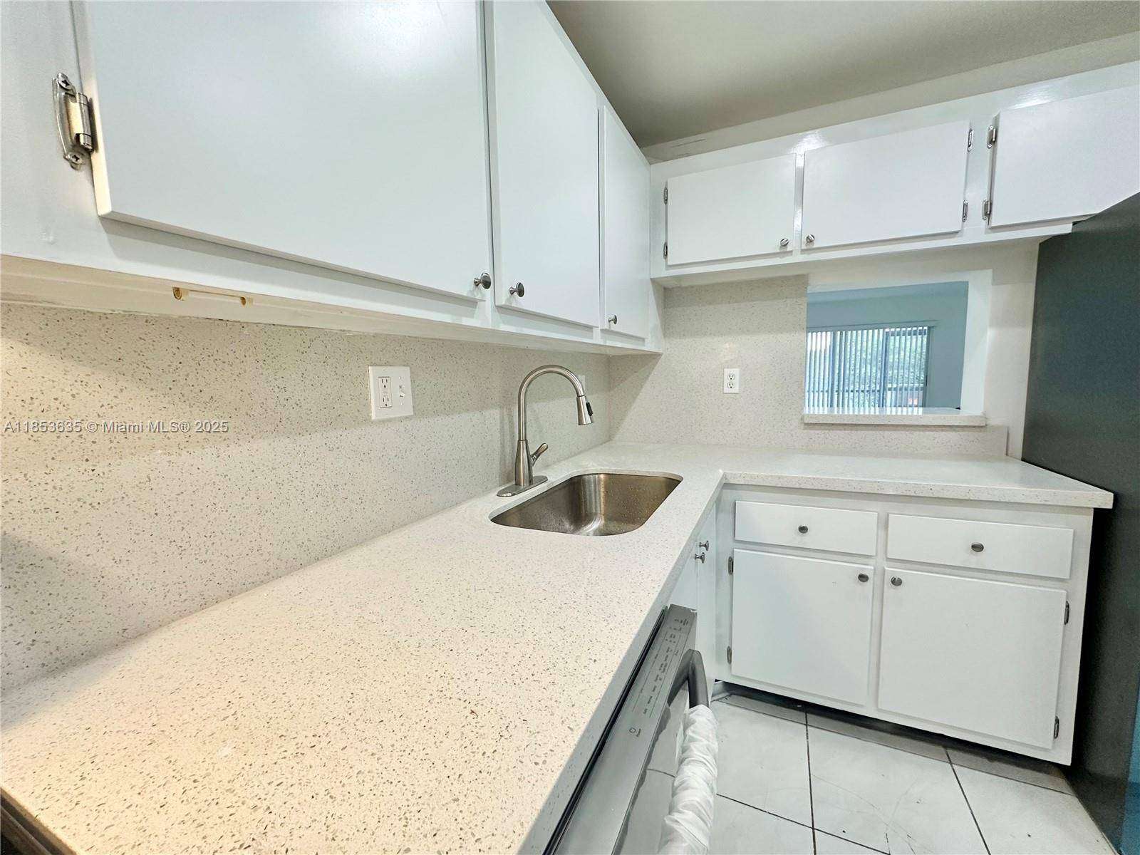 Tamarac, FL 33321,7900 Fairview Dr #106