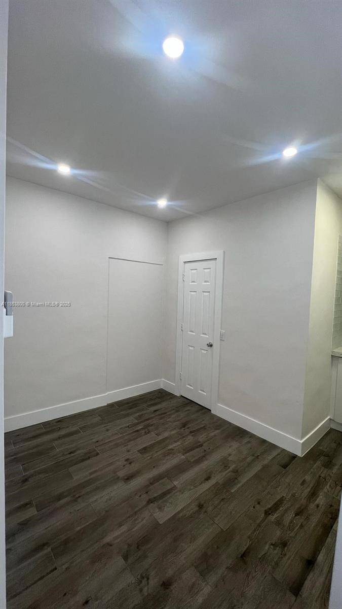 Miami, FL 33155,7556 S Waterway Dr #1