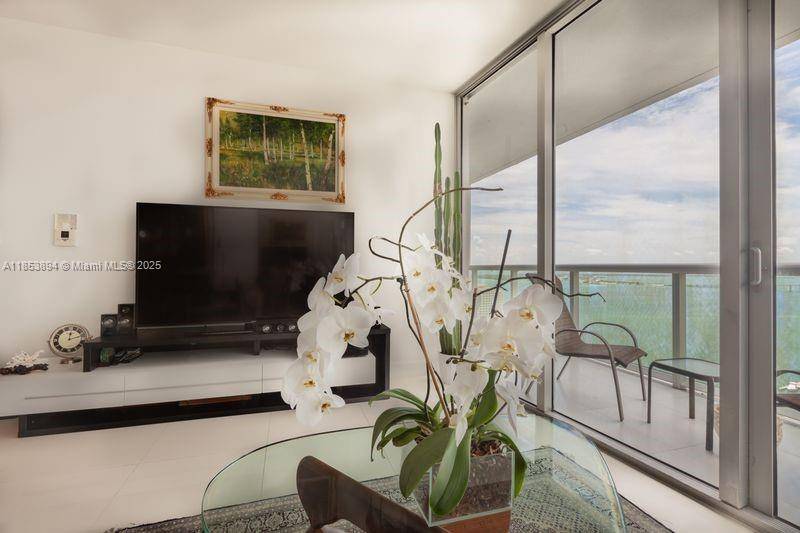 Miami, FL 33131,495 Brickell Ave #2911