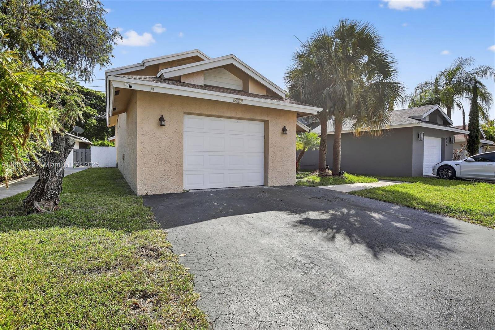 Sunrise, FL 33326,581 Lakeside Cir