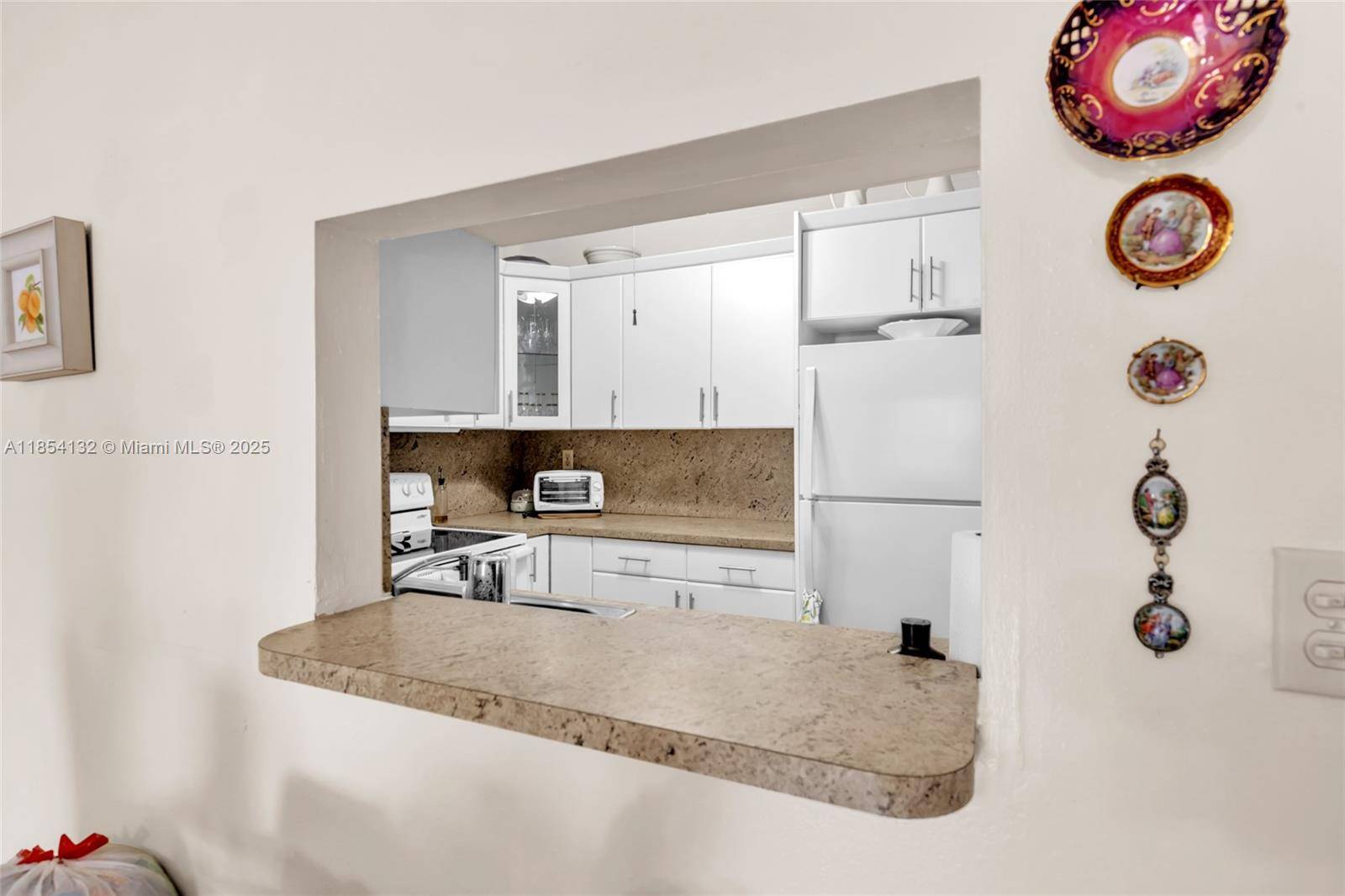 Hialeah, FL 33012,1855 W 62nd St #E-306