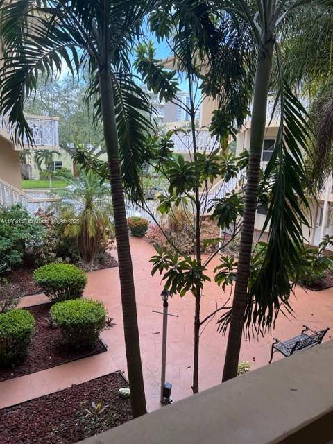 Hollywood, FL 33020,1958 Monroe St #208