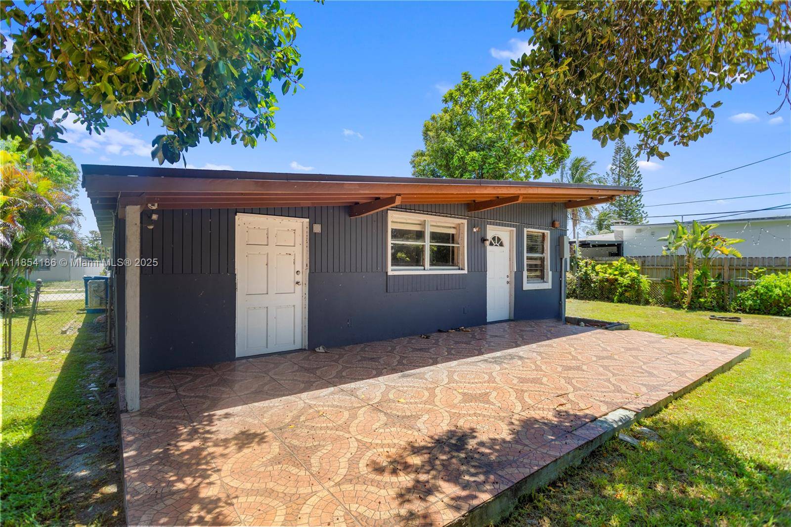 West Park, FL 33023,3760 SW 47th Ave