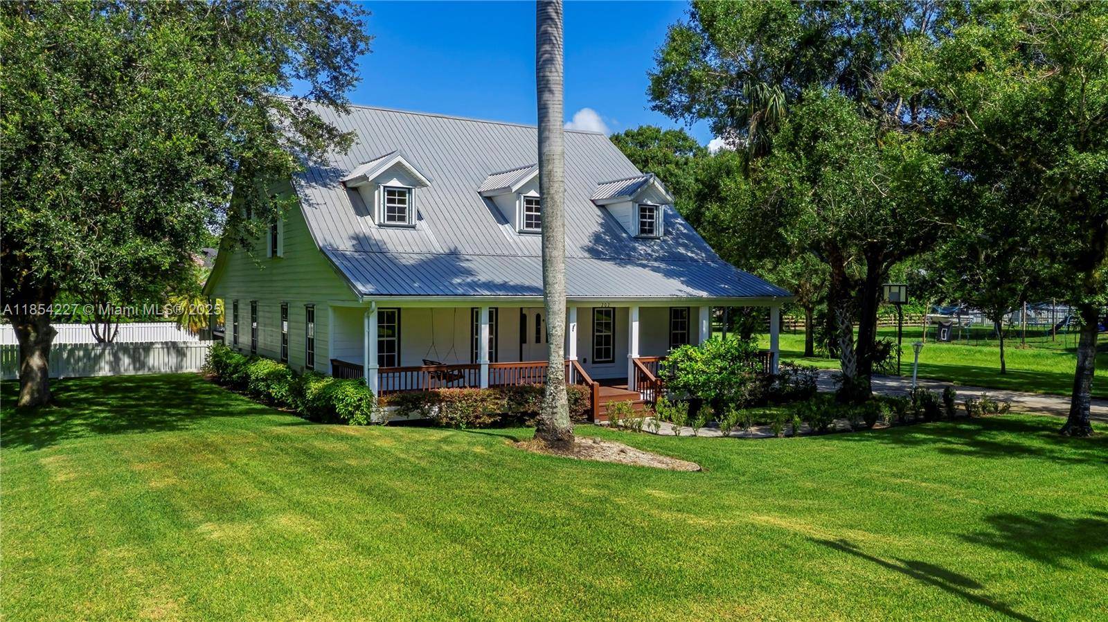 La Belle, FL 33935,202 N Cypress Ave