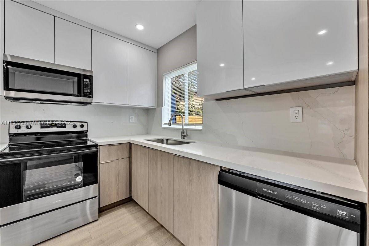 Fort Lauderdale, FL 33316,108 SE 23rd St