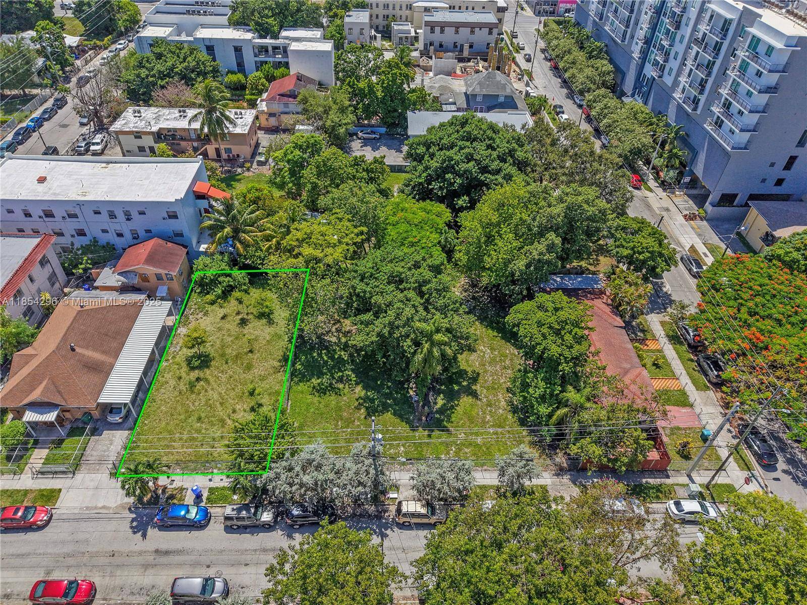 Miami, FL 33128,120 NW 7th Ave