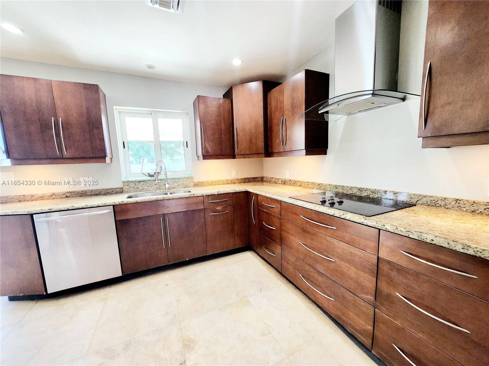 Oakland Park, FL 33309,5364 NW 1st Ave
