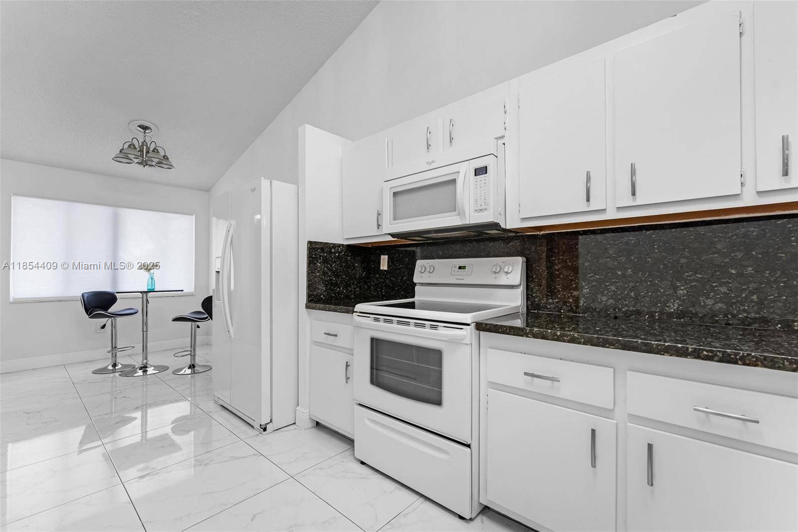 Miami, FL 33179,19932 NE 5th Ct #2H