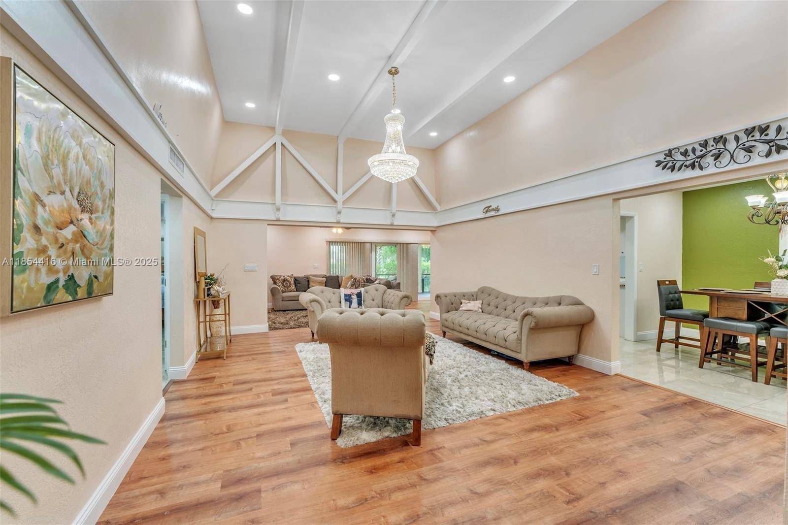 Tamarac, FL 33319,5706 S Travelers Palm Ln
