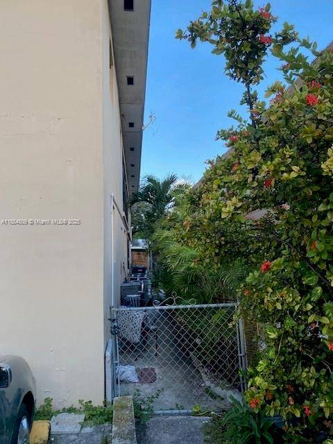 Miami, FL 33126,410 NW 47th Ave