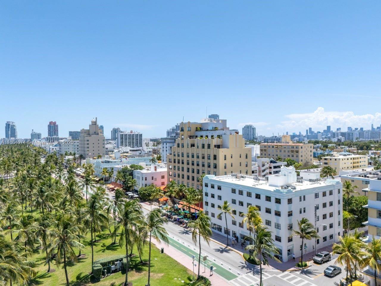 Miami Beach, FL 33139,1390 Ocean Dr #307