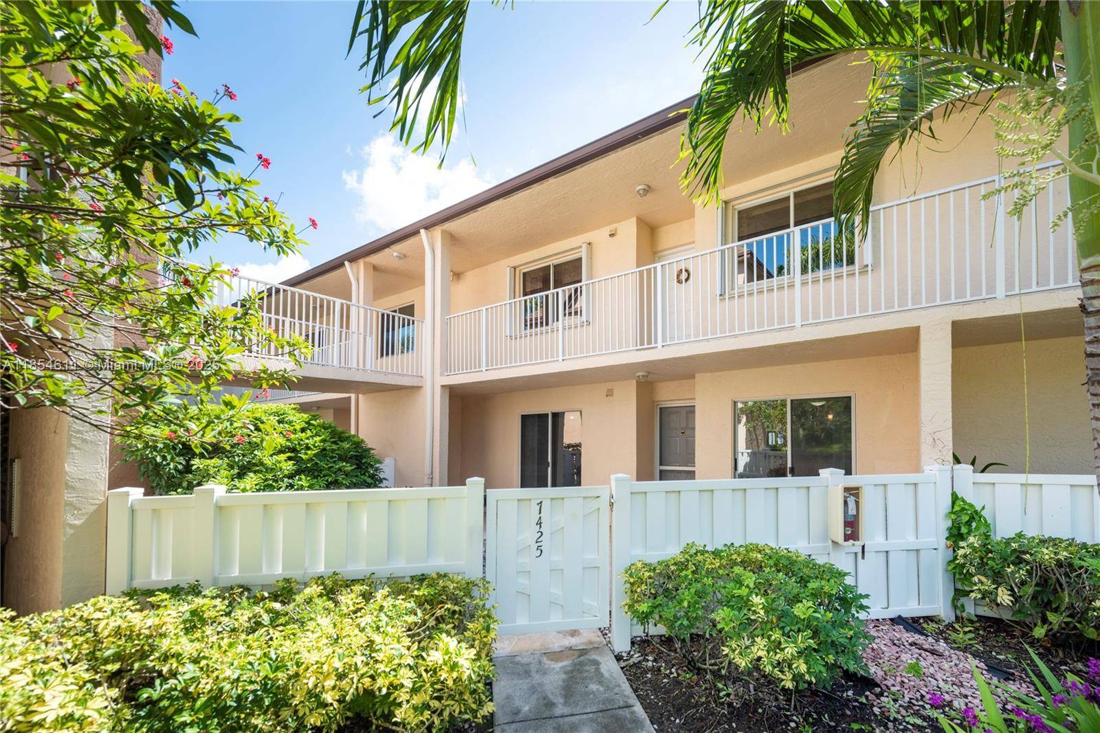 Tamarac, FL 33321,7425 N Devon Dr #107