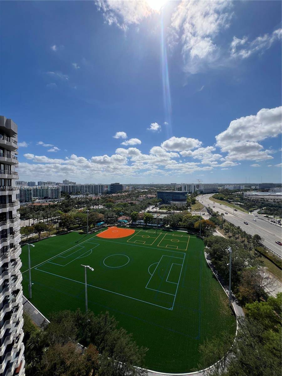 Aventura, FL 33180,3300 NE 191st St #1805