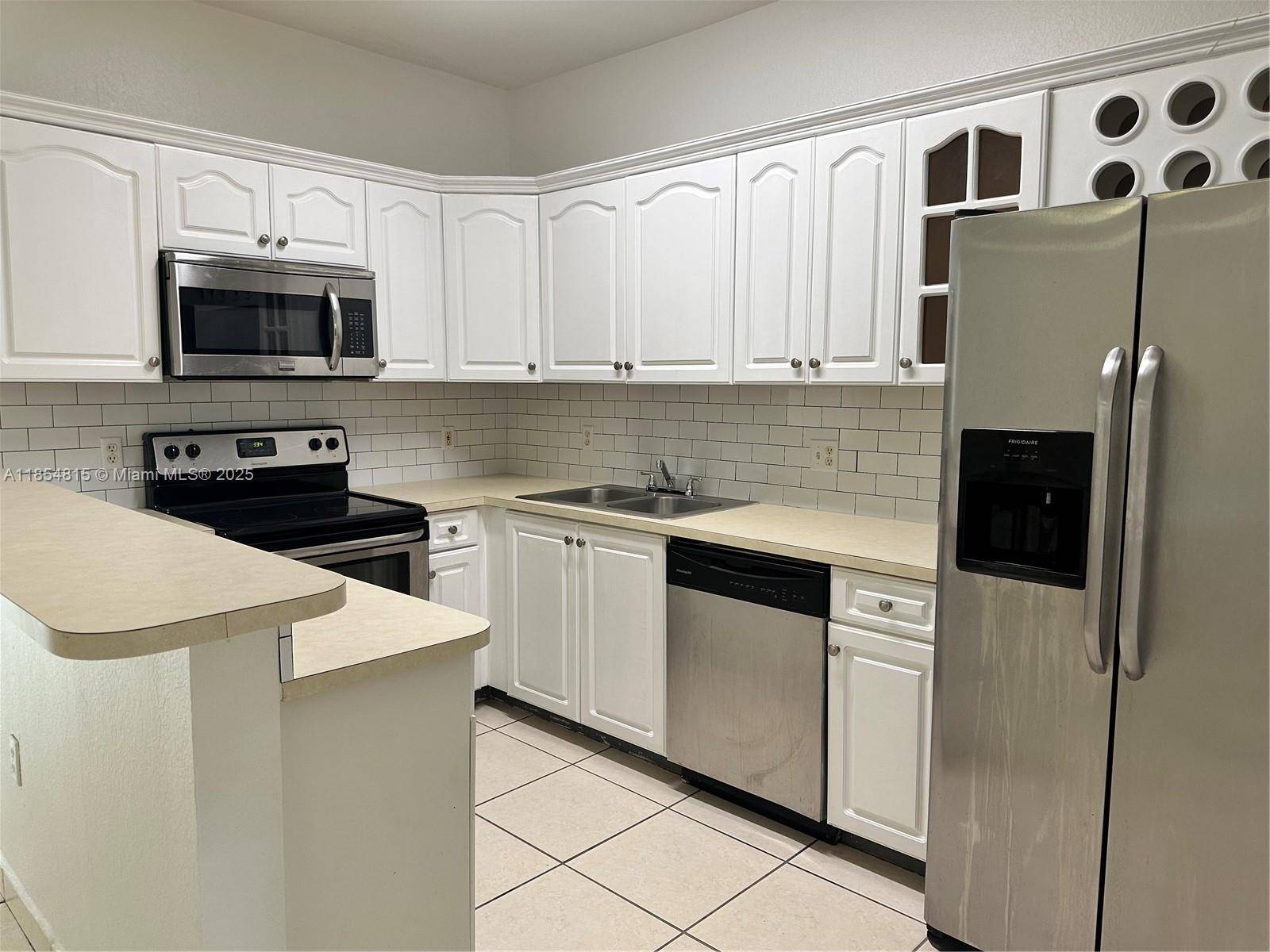 Hialeah, FL 33015,7549 NW 174th Ter #7549