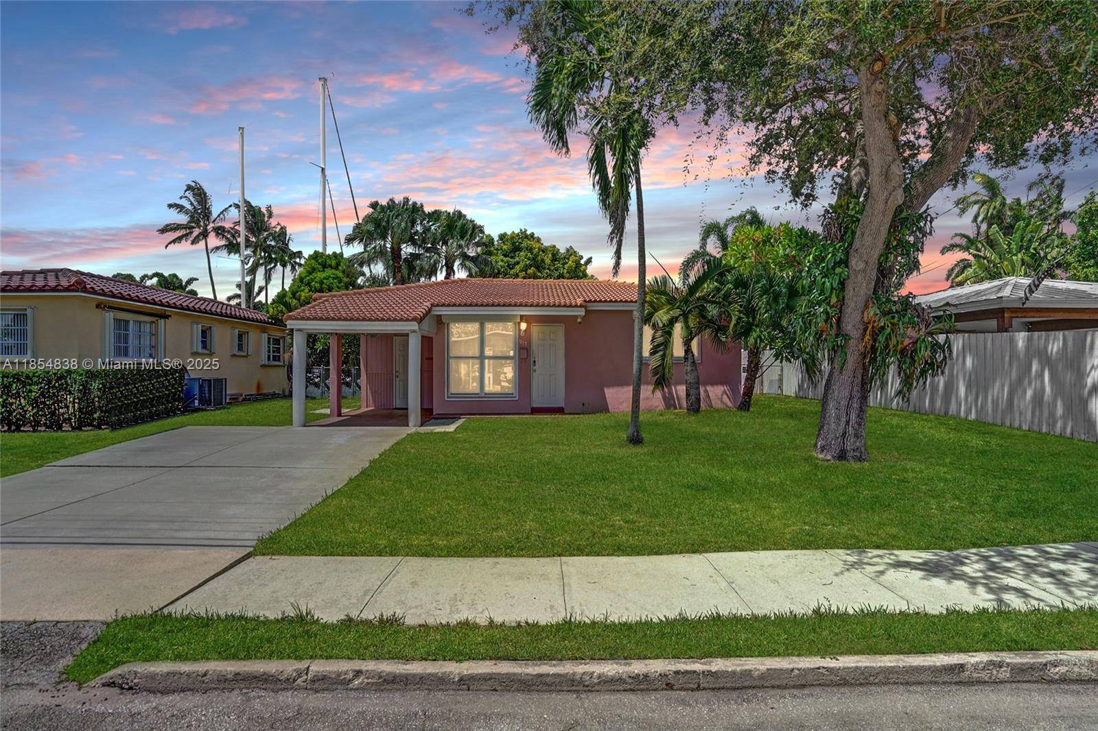 Fort Lauderdale, FL 33315,917 Mandarin Isle