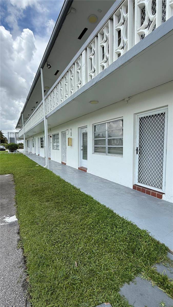 Miami Gardens, FL 33179,11 NE 204th St #6D