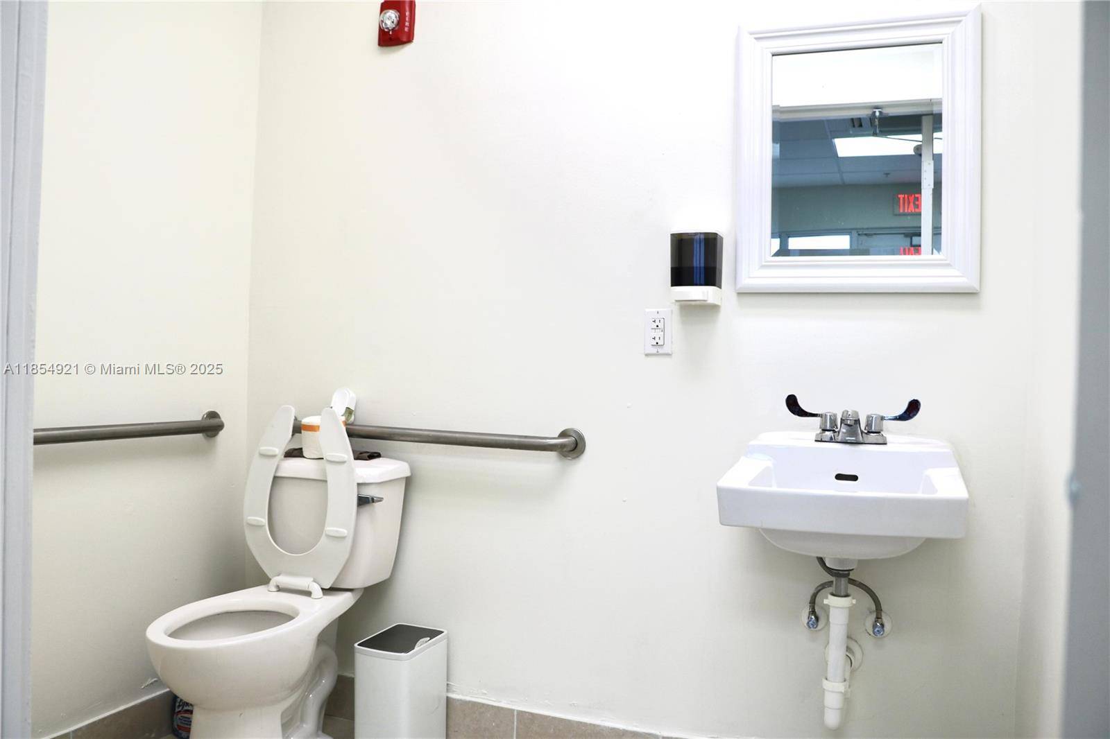 Hialeah Gardens, FL 33018,10990 NW 138th St #9