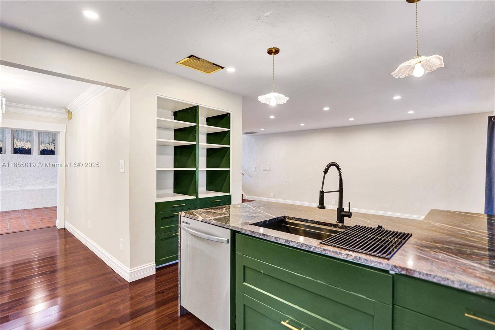 Lauderhill, FL 33319,3621 Lime Hill Rd #202