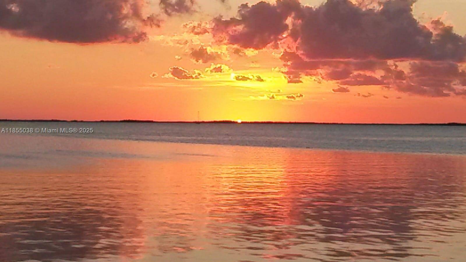 Key Largo, FL 33037,325 Calusa St   Lot 227