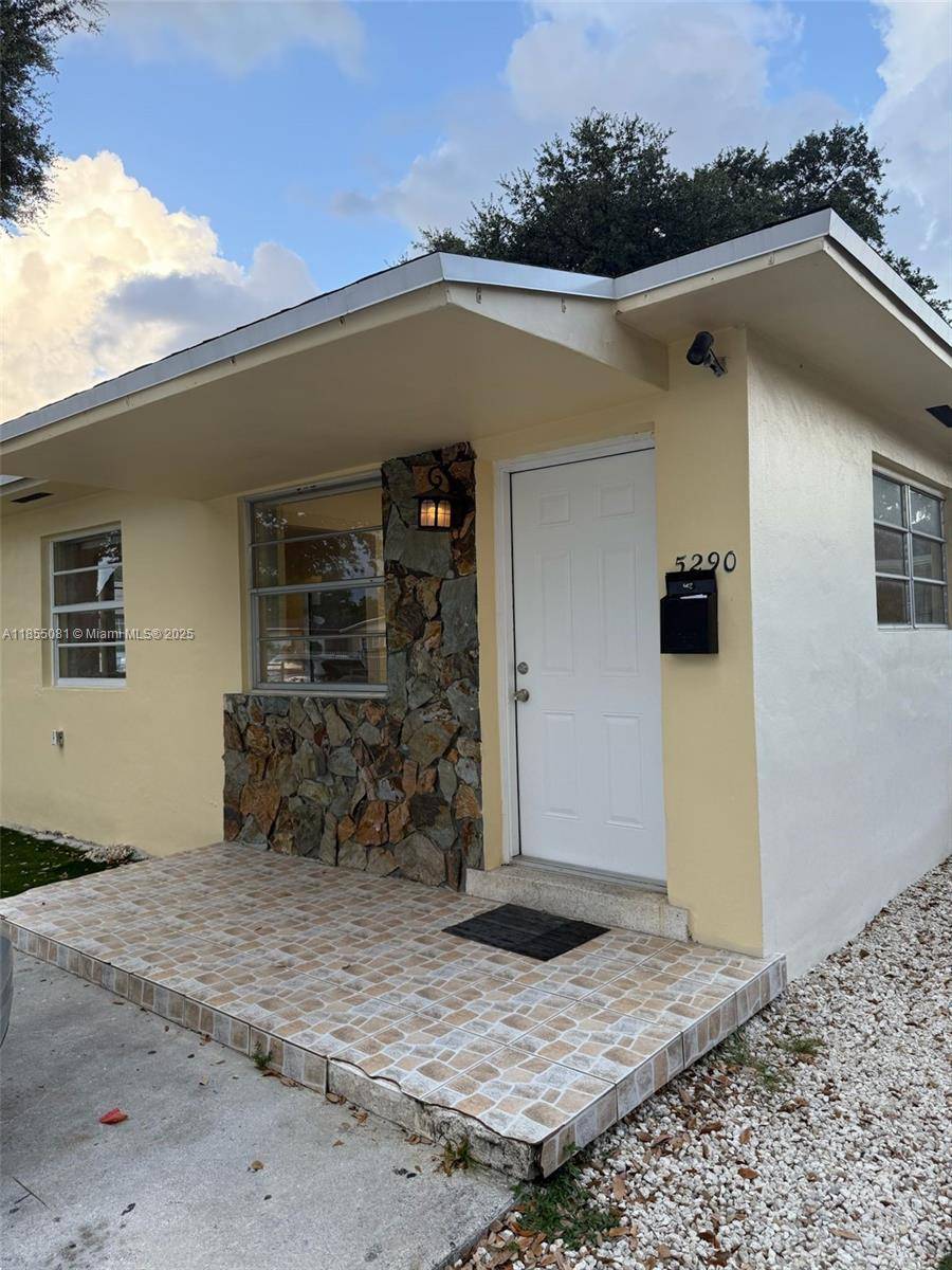 Miami, FL 33126,5290 NW 2nd Ter #5290