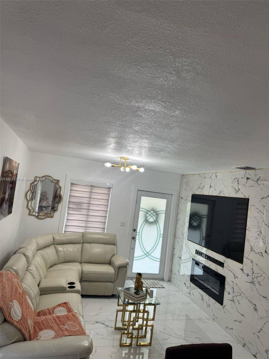 Hialeah, FL 33013,3480 E 9th Ct #3480
