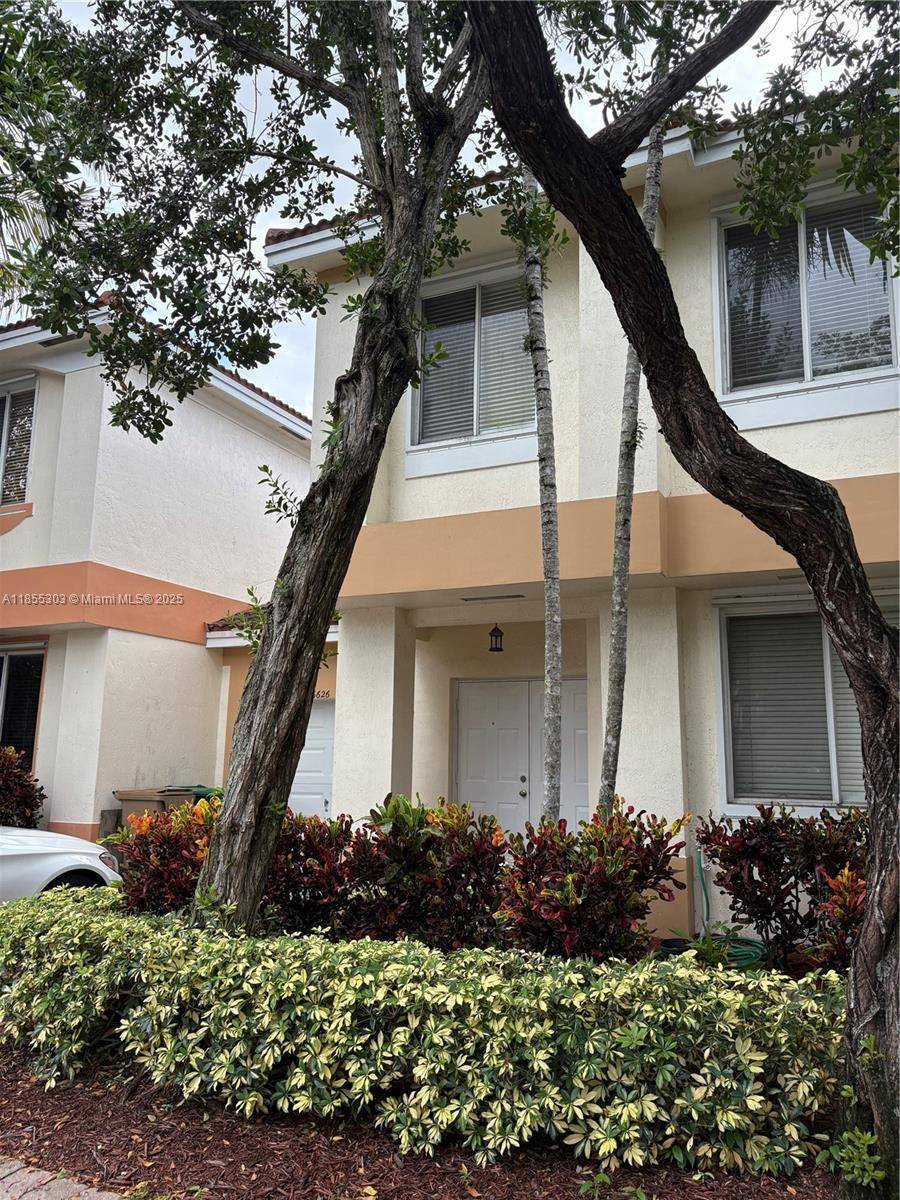 Davie, FL 33314,6626 Hidden Cove Dr #2-6