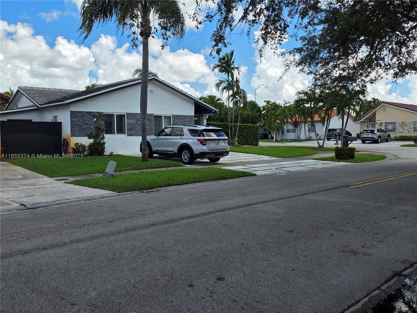 Miami, FL 33184,13723 SW 15th St