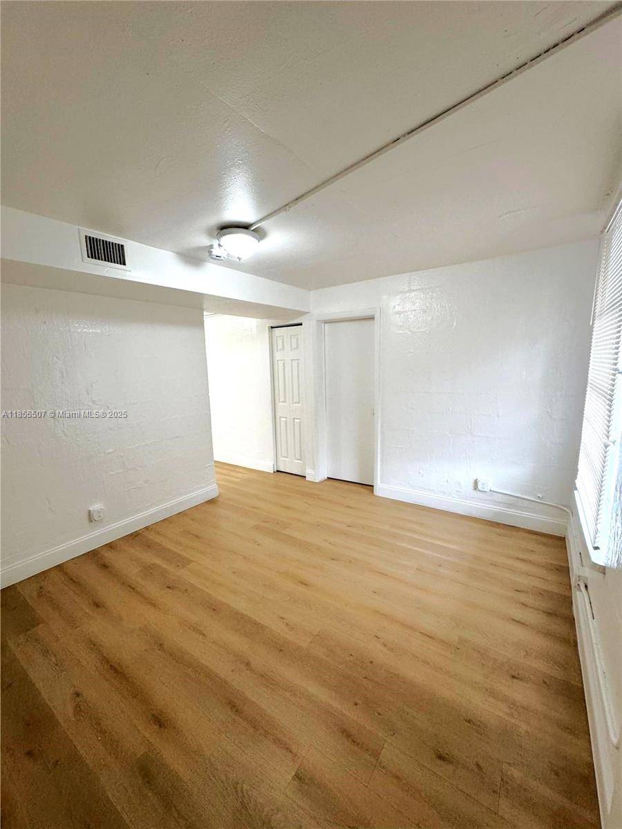 Pompano Beach, FL 33060,840 NW 5th Ave #1