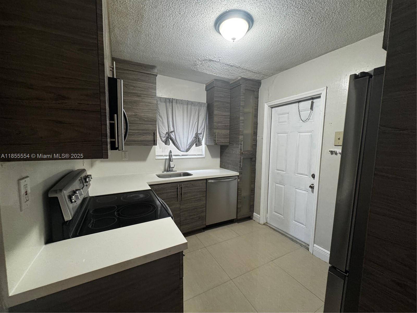 Pompano Beach, FL 33060,811 NW 6th Ave #1